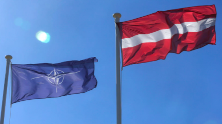 НАТО приносит &laquo;peace&raquo; в Латвию